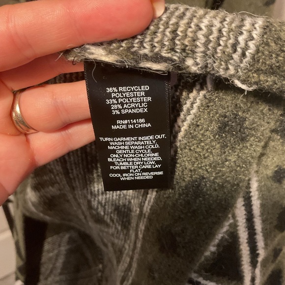 FRYE Tribal Cardigan, Army Green and Black Size Small Boho Chic - Picture 3 of 3